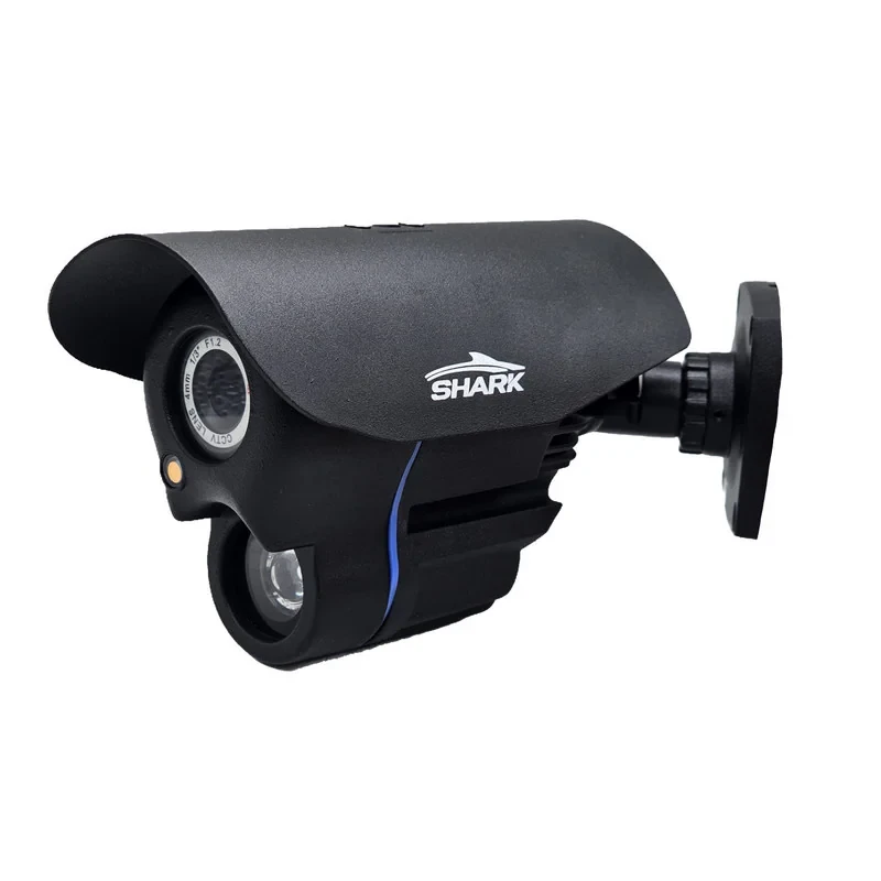 دوربین مداربسته آنالوگ بولت شارک مدل SH-880 با کیفیت تصویر 600TVL، لنز 4 میلی‌متری، دید در شب 20 متر با پاور ال‌ای‌دی، پایه سرخود و ضدآب، اتصال باسیم BNC و مناسب فضای بیرونی