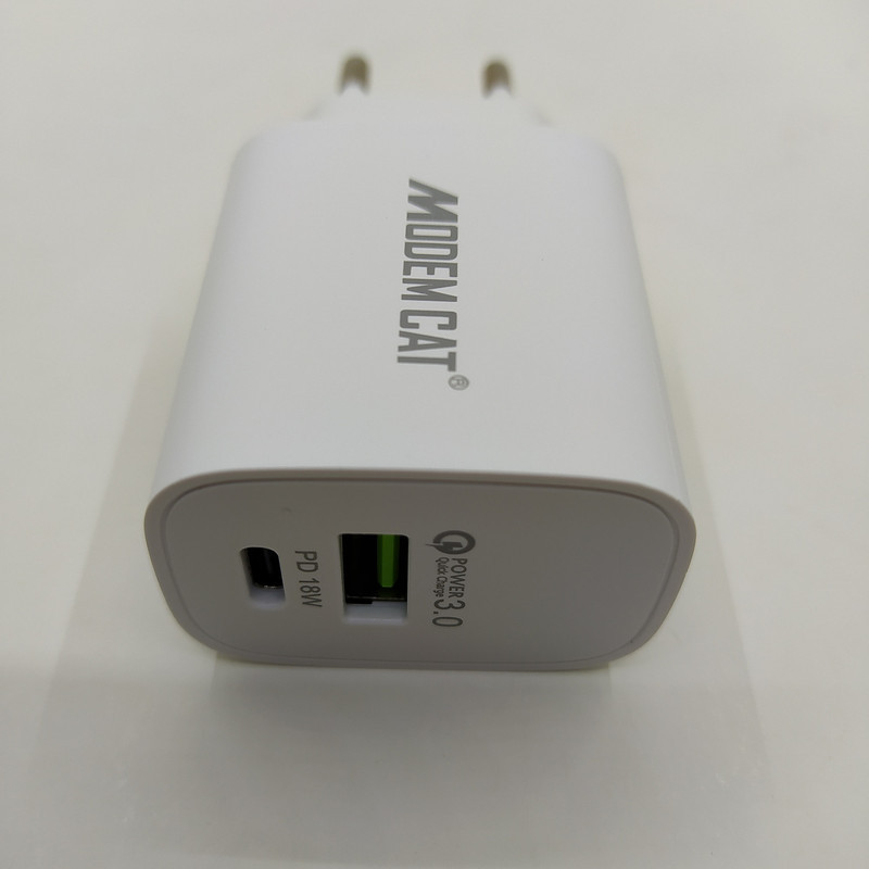 شارژر دیواری مودم کت مدل MTC-0010 به همراه کابل تبدیل microUSB