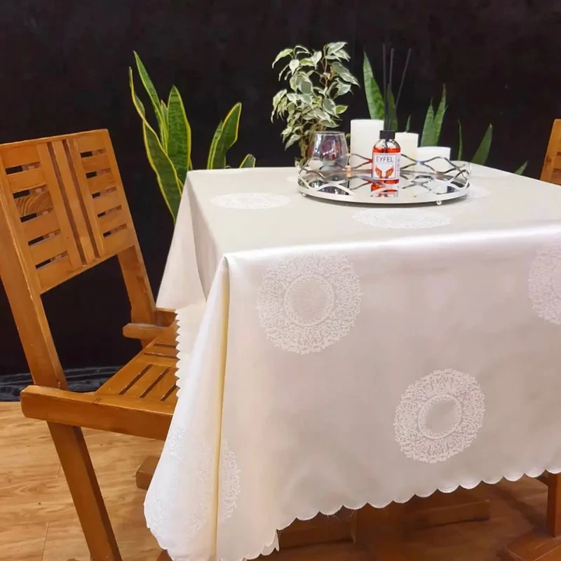 رومیزی رزین تاژ مدل رمانس سایز 150x150 سانتی‌متر