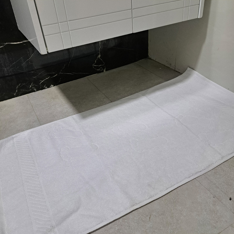 زیر پایی حمام طرح جای پا سایز 90*45 سانتی متر