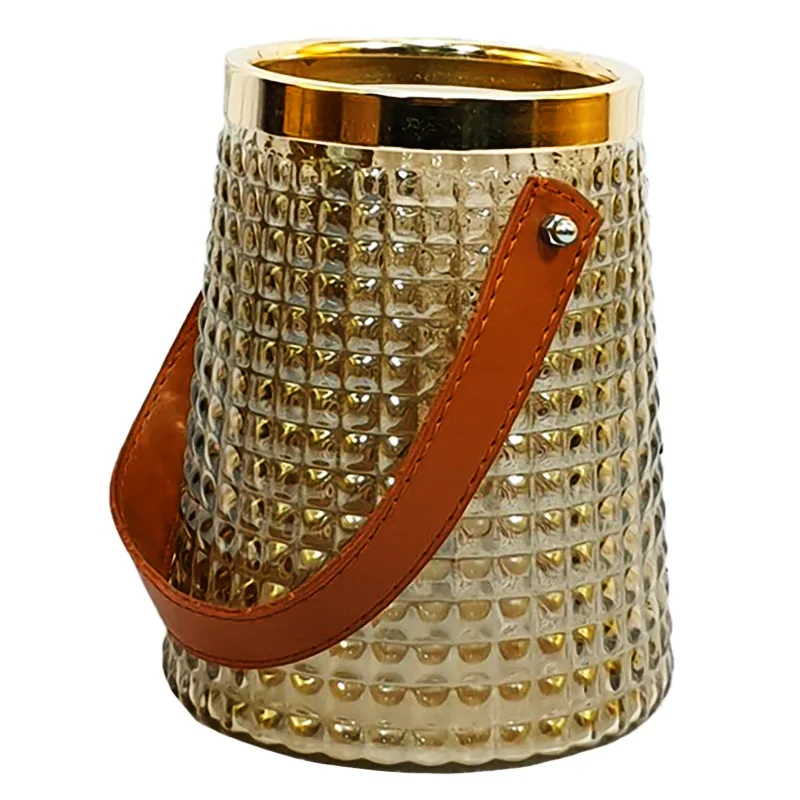 گلدان دکوری شیشه‌ای مدل هیرا با طرح دسته چرمی و ابعاد 16×16×16 سانتی‌متر، وزن 550 گرم