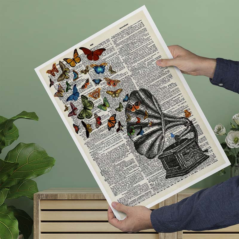 پوستر کارنيکا طرح روزنامه وینتج پروانه Vintage Newspaper Butterfly کد 48198 مجموعه 8 عددی