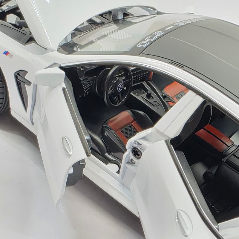 ماکت ماشین ناب سل مدل بی ام و فلزی چراغدار موزیکال BMW M8 MANHART به همراه جاسوییچی