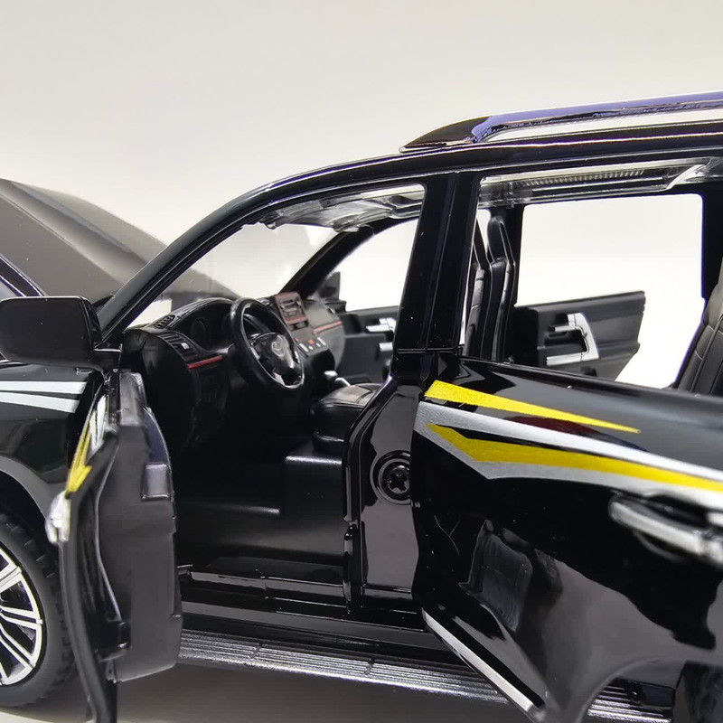 ماشین بازی کنترلی ناب سل مدل تویوتا لندکروز فلزی شارژی چراغدار Toyota Land Cruiser Rechargeable Remote Control Game Machine