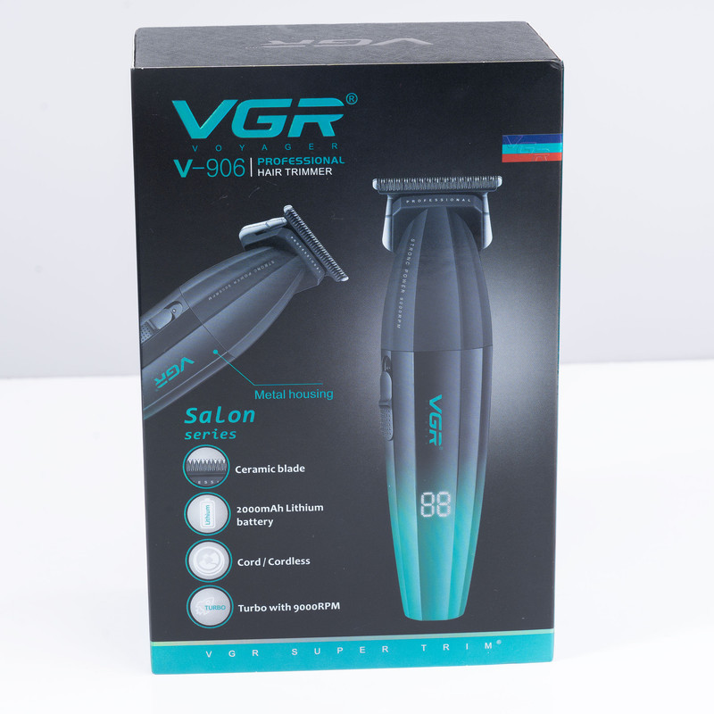 ماشین اصلاح موی سر و صورت وی جی آر مدل V-906 با تیغه سرامیکی پوشش DLC، موتور 9000 دور در دقیقه، باتری 2000 میلی‌آمپر ساعت با 240 دقیقه عمر شارژ، صفحه نمایش LED، طراحی ارگونومیک و مقاوم، قابلیت صفرزن، خط زن و حجم زن