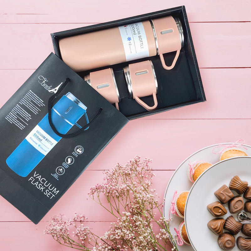 فلاسک مدل کادویی NEW VACUUM FLASK SET گنجایش 0.5 لیتر به همراه لیوان مجموعه 3 عددی