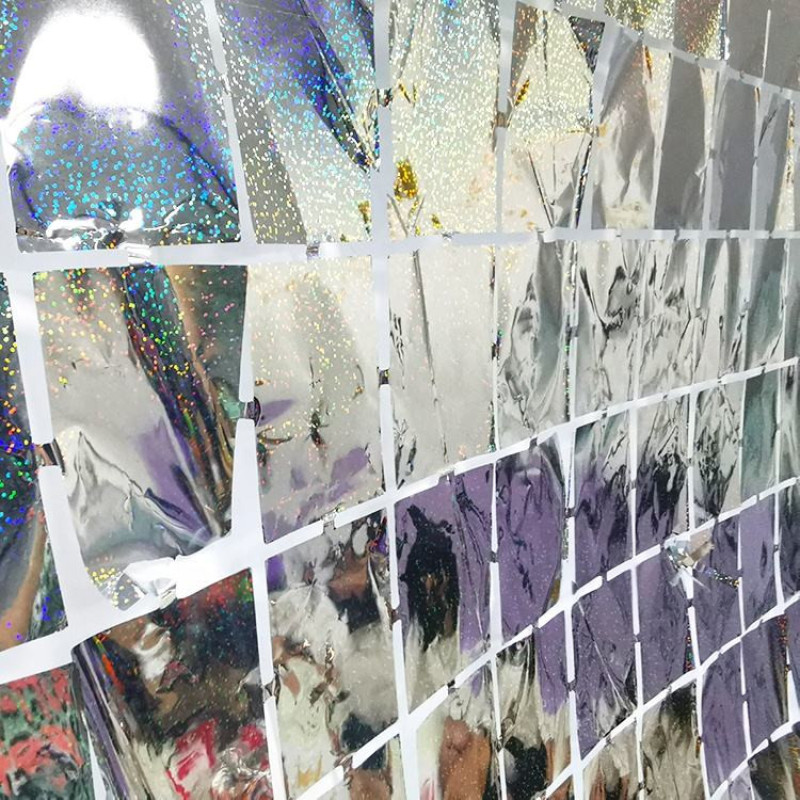 پس‌زمینه مهمانی مدل BE1059