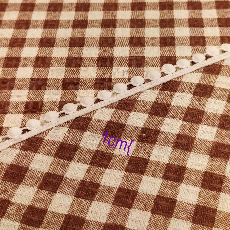 رومیزی پانیذ پود مدل چهارخانه مربع سایز 140x140 سانتی‌متر