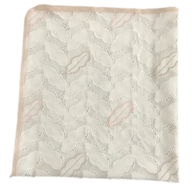 سفره 8 نفره مدل رویال طرح گیپور کد 05 سایز 140×140 سانتی متر