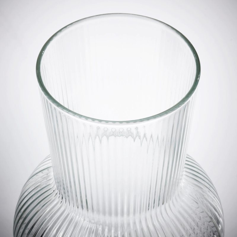 گلدان دکوری شیشه‌ای مدل ویکتوریا کد 01 با ابعاد 16×16×20 سانتی‌متر و وزن 270 گرم