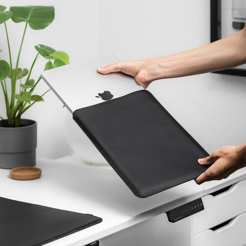 کاور لپ تاپ سندمارک مدل Pro Leather مناسب برای لپ تاپ اپل مک بوک ۱۴ اینچی