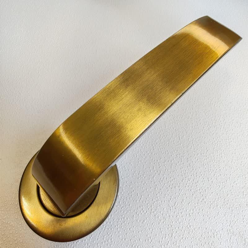 دستگیره در بیسان مدل رادین کد 1004