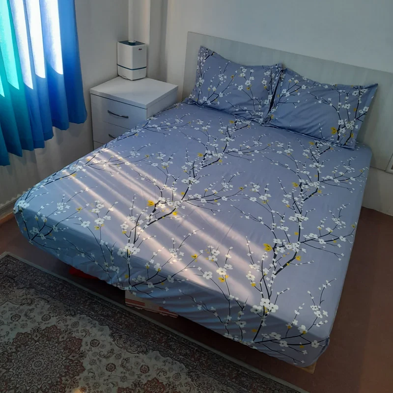 سرویس ملحفه مدل  کشدار h25 niki06 طرح شکوفه کد 180  دو نفره سه تکه