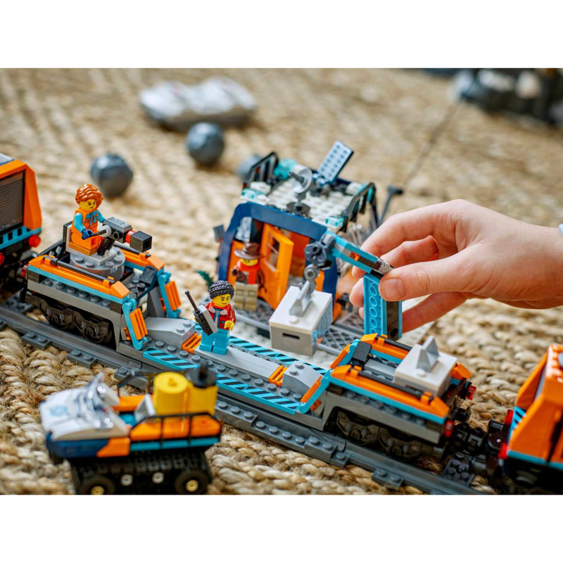 لگو ۱۵۱۷ تکه سری سیتی مدل Explorers’ Arctic Polar Express Train کد 60470