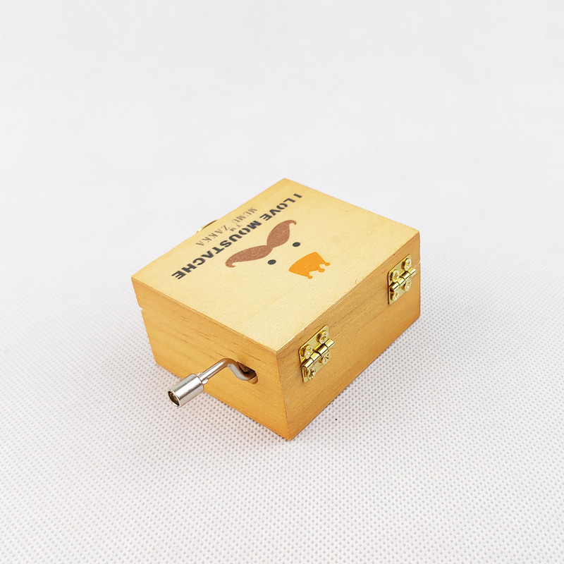 جعبه موزیکال مدل کودکانه طرح عمو سبیلو و تاج کد MB15