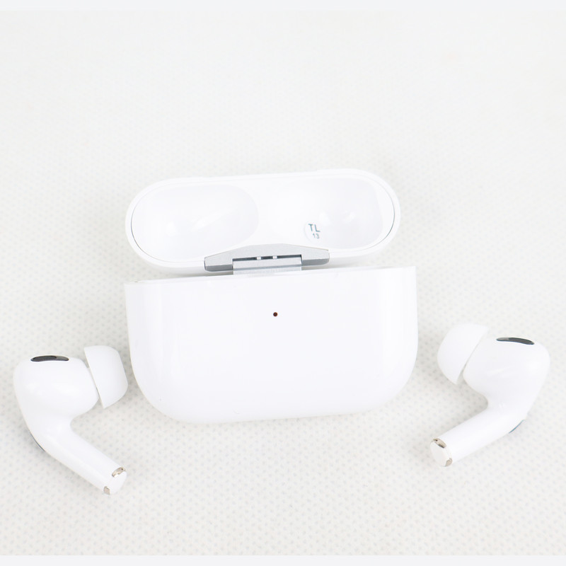 ساعت هوشمند دبلیو اِس مدل WS-83 MAX دارای قابلیت های صفحه نمایش رنگی، صفحه نمایش لمسی، کنترل موسیقی (Music Player)، کنترل سطح اکسیژن خون، قابلیت مکالمه مستقیم، قابلیت تغییر طرح ساعت یا تم بند سیلیکون