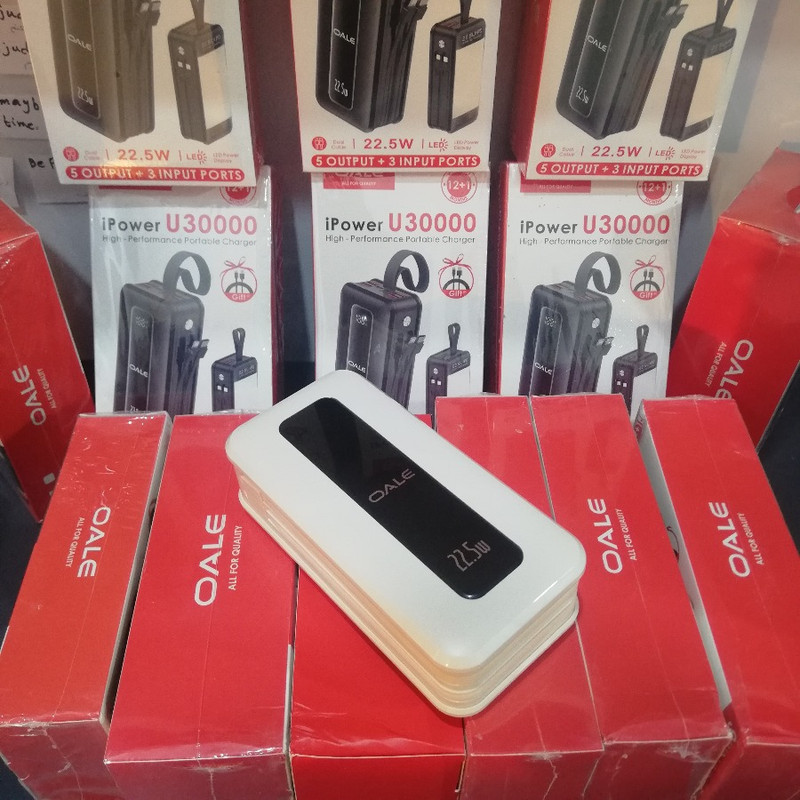 پاوربانک 22.5 وات اوالی مدل ipower U30000 ظرفیت 30000 میلی‌آمپرساعت