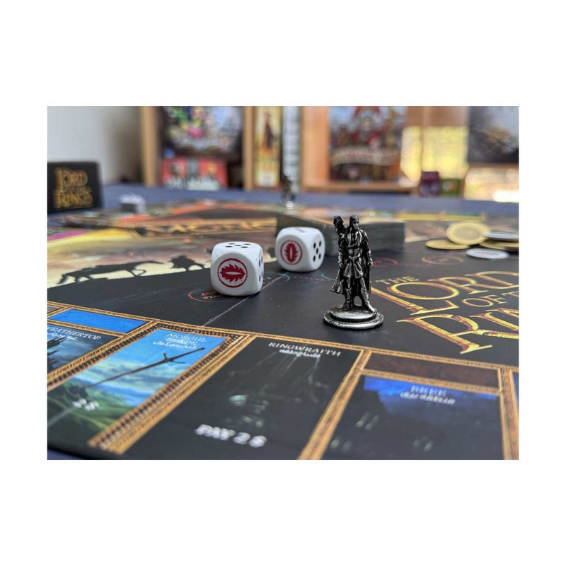 بازی فکری مونوپولی ارباب حلقه‌ها فکرآوران مدل Monopoly بازی استراتژیک 2 تا 6 نفره با کنترل حلقه قدرت، نقش‌آفرینی، جمع‌آوری امتیاز و مدت زمان بیش از یک ساعت مناسب 8 سال به بالا