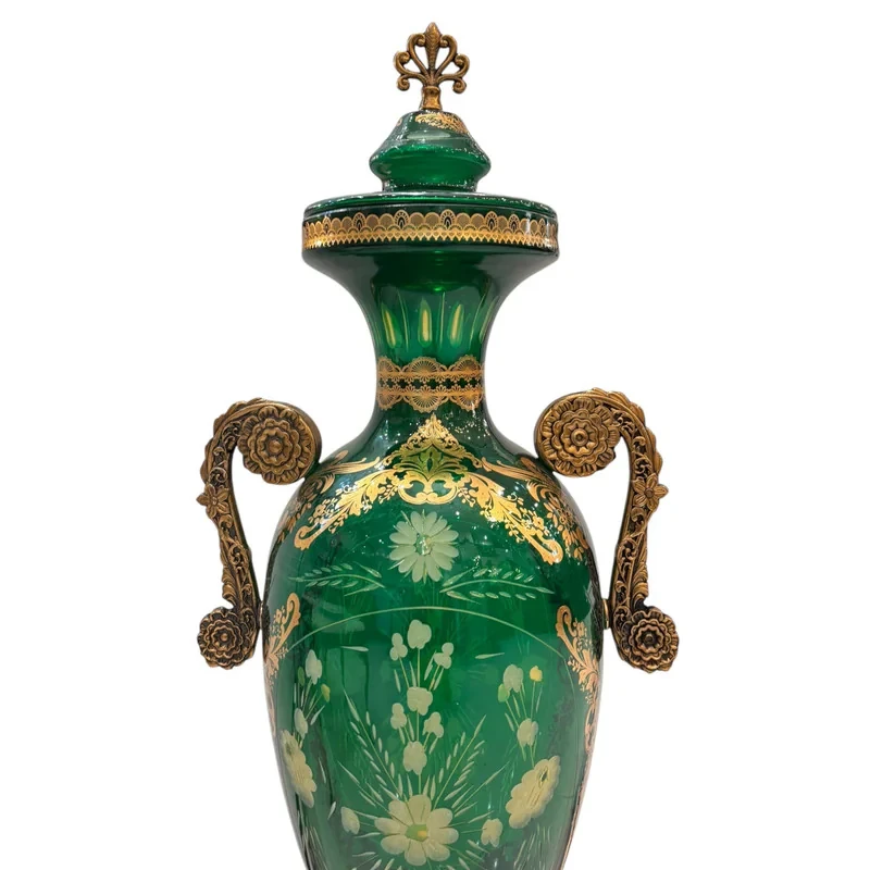 گلدان دکوری مدل کنارسالنی ترنج شیشه‌ای، ایستاده مناسب فضای باز، فرم بیضی با ابعاد 35x30x96 سانتی‌متر و وزن 4000 گرم
