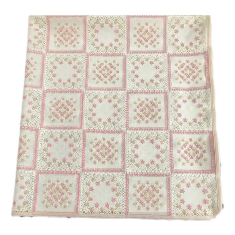 سفره 4 نفره مدل رویال طرح گیپور کد 05 سایز 100×100 سانتی متر