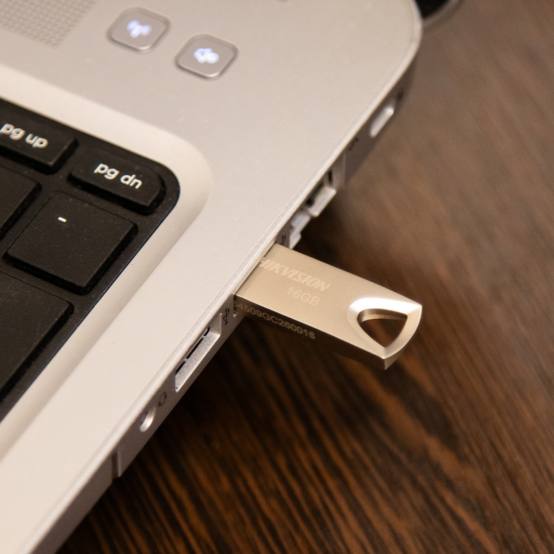 فلش مموری هایک ویژن مدل M200 ظرفیت 16 گیگابایت با رابط USB 2.0